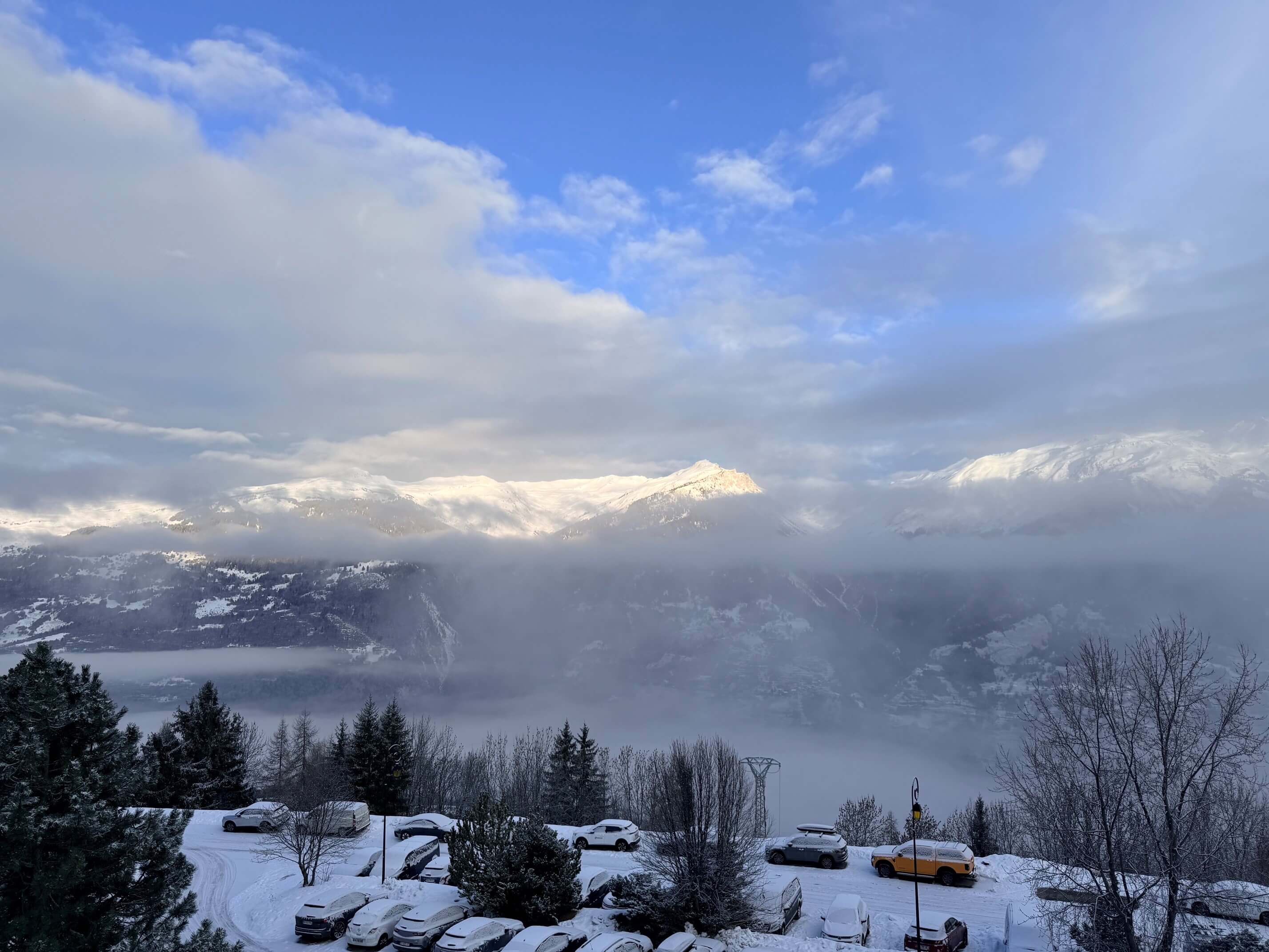 Mer de nuages sur la vallée depuis La Plagne Montalbert