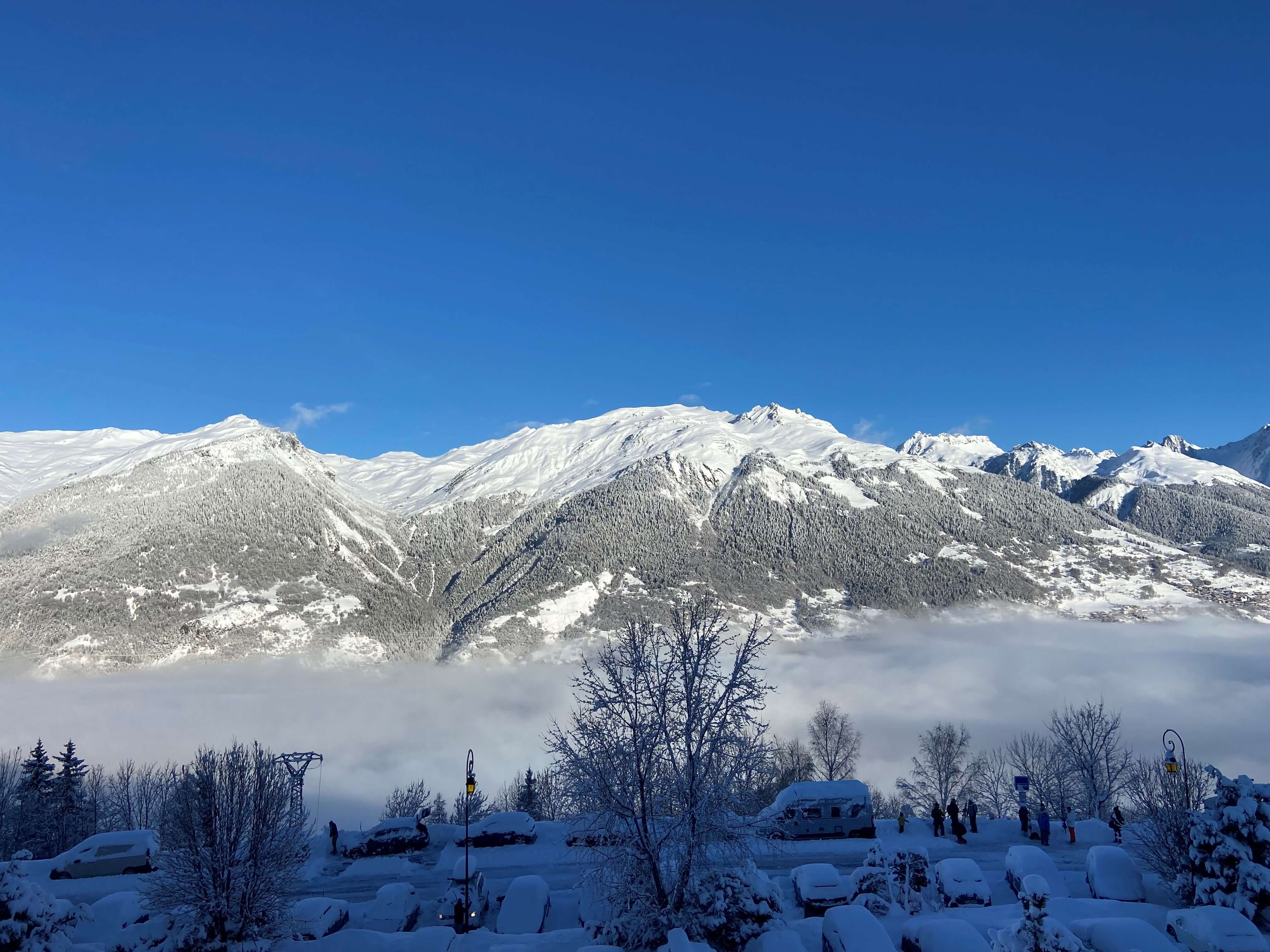 Matin après une chute de neige fraîche à La Plagne Montalbert